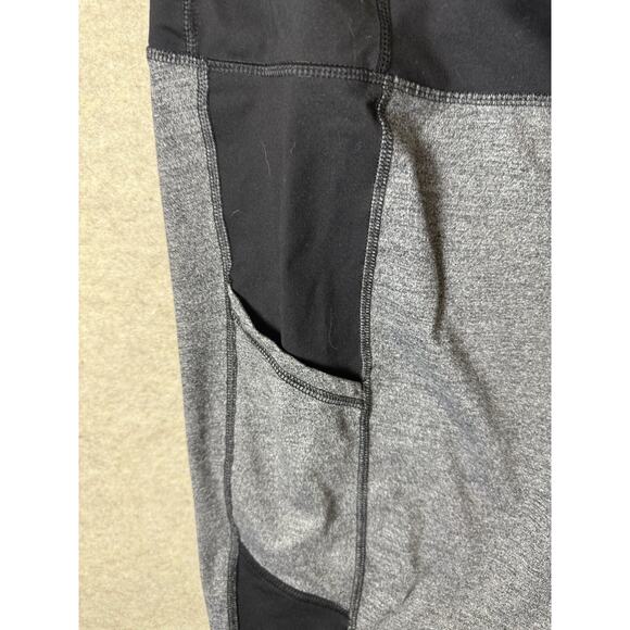 Torrid Active Sz 5 5X Capri Crop Leggings Gray Heather Black Pockets Athletic - Picture 3 of 6